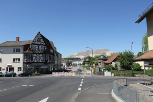 Zollweg mit Monte Kali im Hintergrund Zollweg mit Monte Kali im Hintergrund